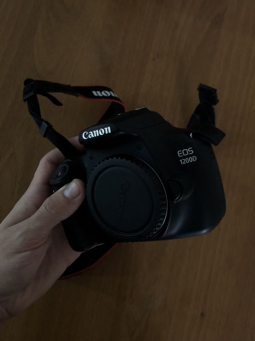 Kit Máquina Fotográfica Reflex CANON 1200D