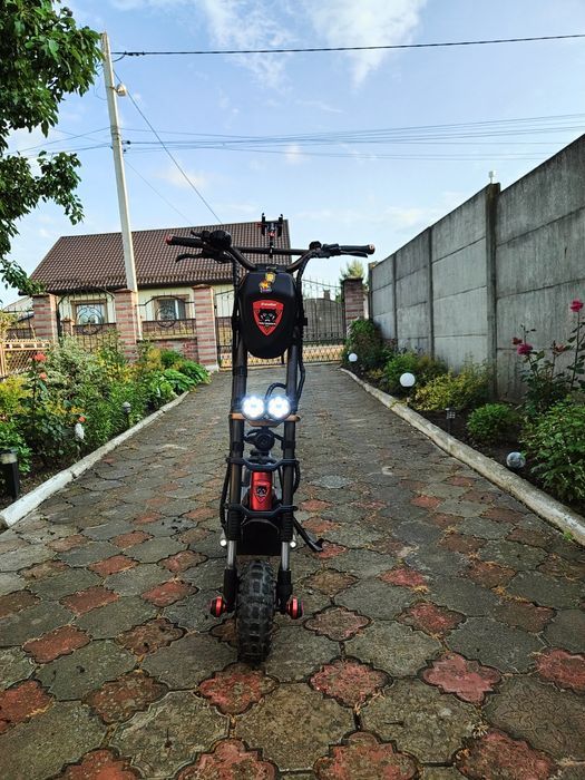 Продам ЕлектросамокатKaabo wolf warrior 11 АКБ 60v 35A двигуни 2х2400