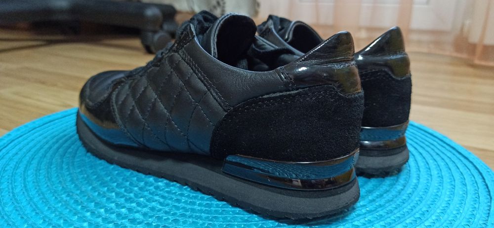 Продам шкіряні кросівки Naviboot.
