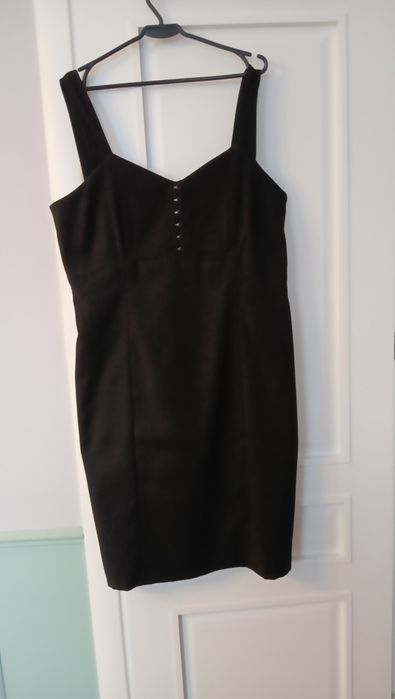 Sukienka czarna na ramiaczkach 42-46