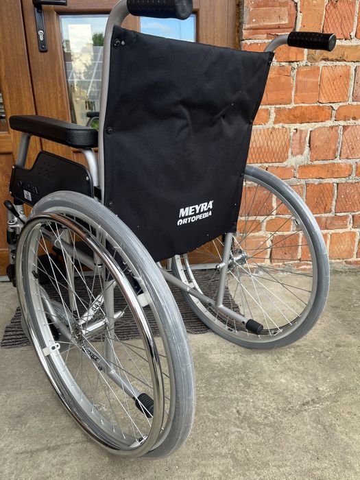 Інвалідний візок meyra