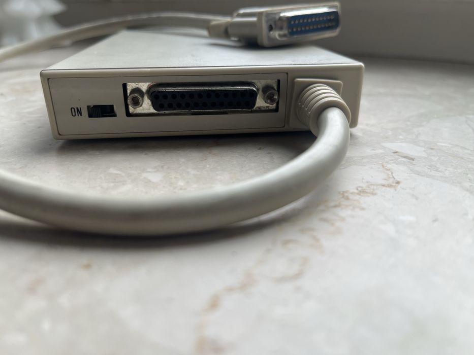 Stacja dyskietek Commodore Amiga & CDTV plomba