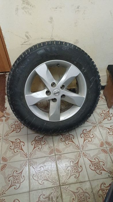 Продам диски  с шинами.