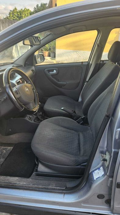 Opel Corsa Njoy 2003 — Inspeção Feita, 4 Pneus Novos e Pronto a Circular  Outras opções boas: