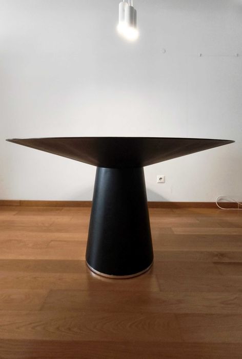 Conjunto Jantar | Mesa Redonda + 4 Cadeiras Pele | BoConcept Amari | PVP Original €2.645