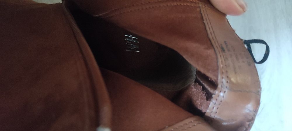 Продам жіночі чоботи.