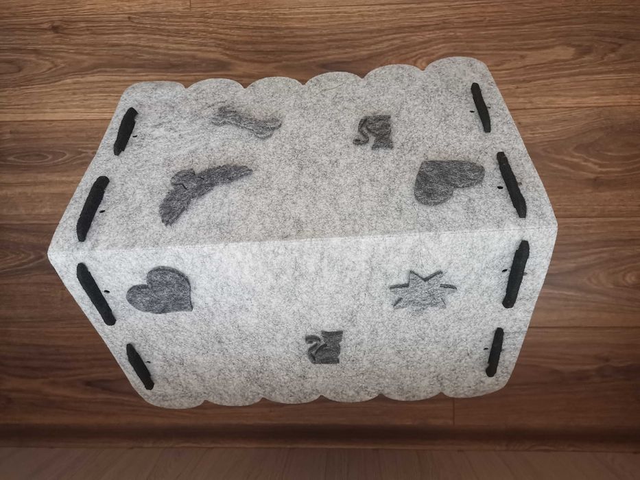 Будиночок для котиків і песиків