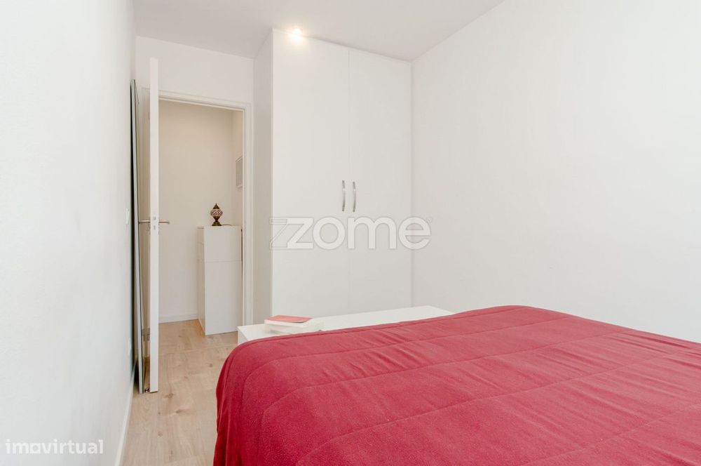 Apartamento T2 Totalmente Remodelado Junto Hospital da Cruz Vermelha