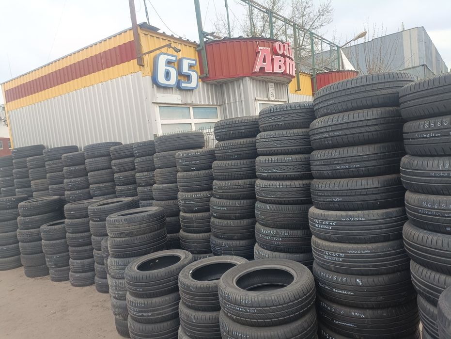 Continental 215/60 R17 шини літні комплект
