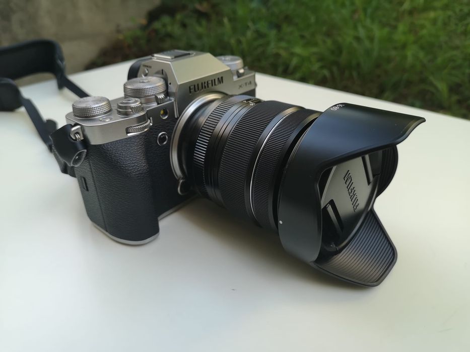 FUJIFILM X-T4 prateada + XF 16-80mm f/4.0
