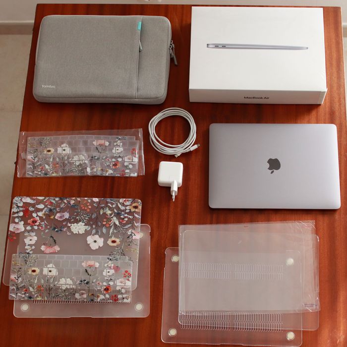 MacBook Air M1 — 16GB RAM | 256GB SSD | Como Novo | Caixa Original | Acessórios