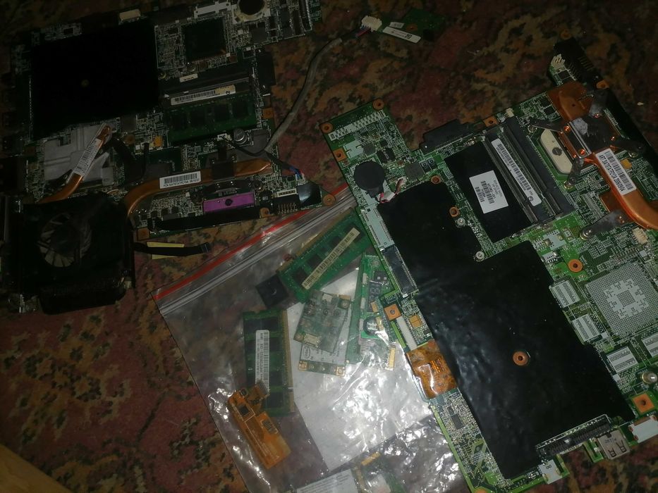 ноутбуки 2 шт разобранном виде ОБМЕН НА СИСТЕМНИК ИЛИ ТЕЛЕФОН