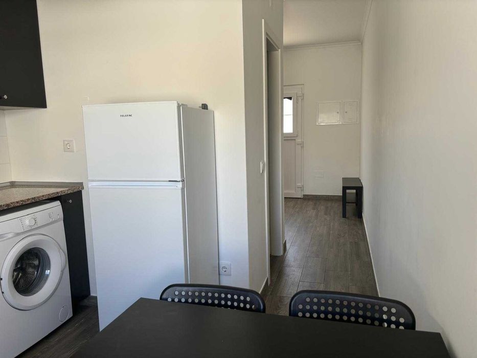Moradia T1 renovada e mobilada — privacidade e conforto em Torres Novas.