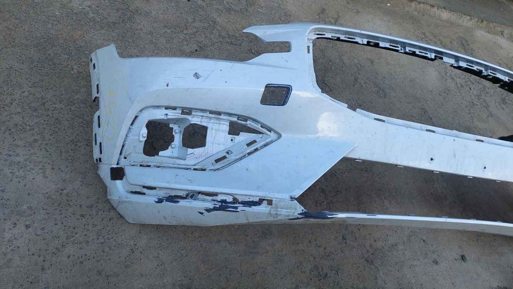 Volvo V60 CC бампер передній