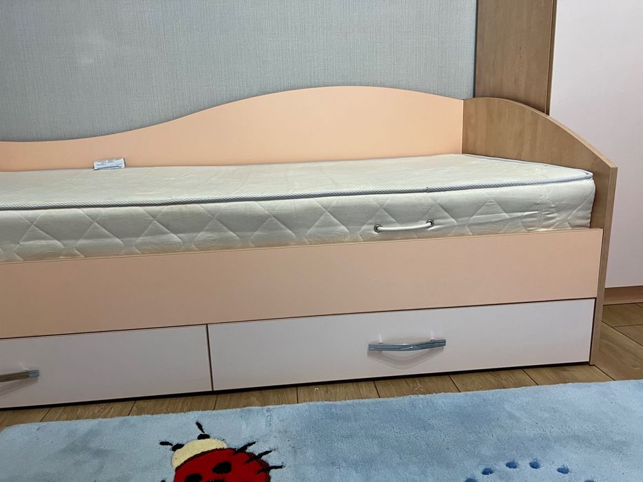 Односпальне ліжко з матрацом