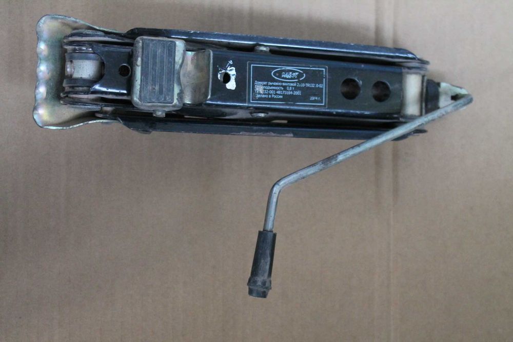 Домкрат для авто