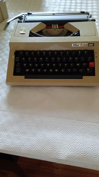 Máquina de escrever para desocupar