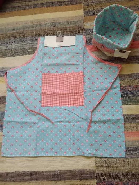 Apron and Bread Basket Set64740601799170122