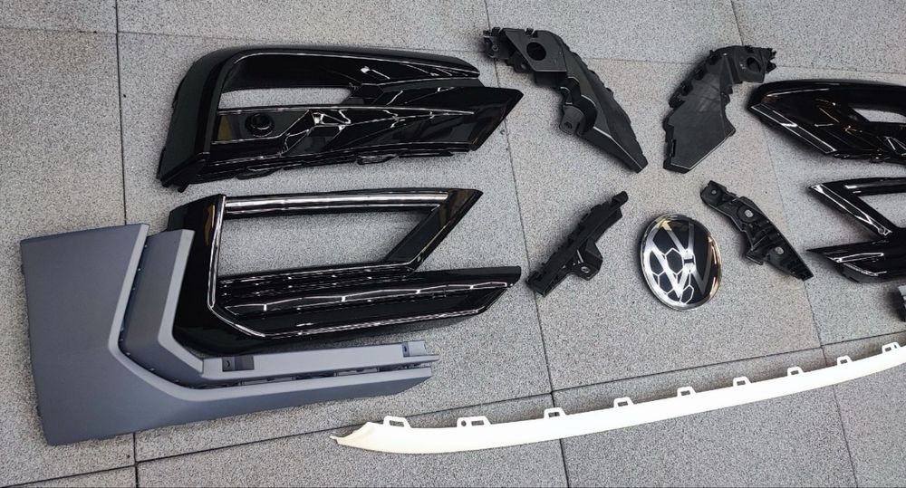 Молдинг, накладка бампера VW Tiguan 2, R-Line 2017+ ,емблема під радар