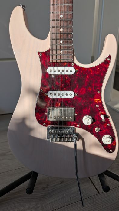 Ibanez AZ2204N Prestige AWD Gitara elektryczna