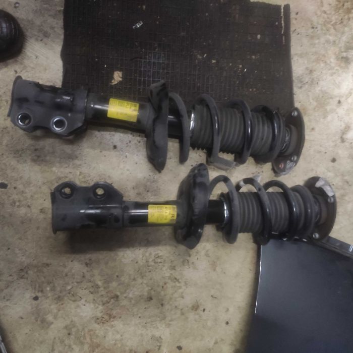 Запчастини до chevrolet bolt 17-24