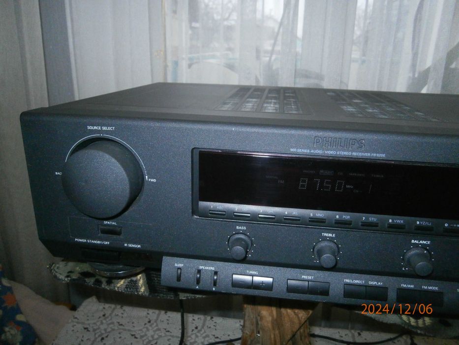 Аудіо відео ресівер Philips FR920