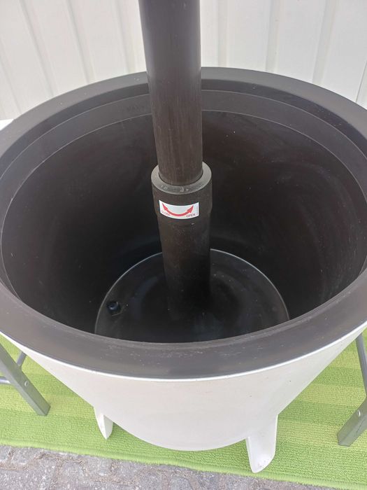 Mesa de apoio geladeira + 2 bancos