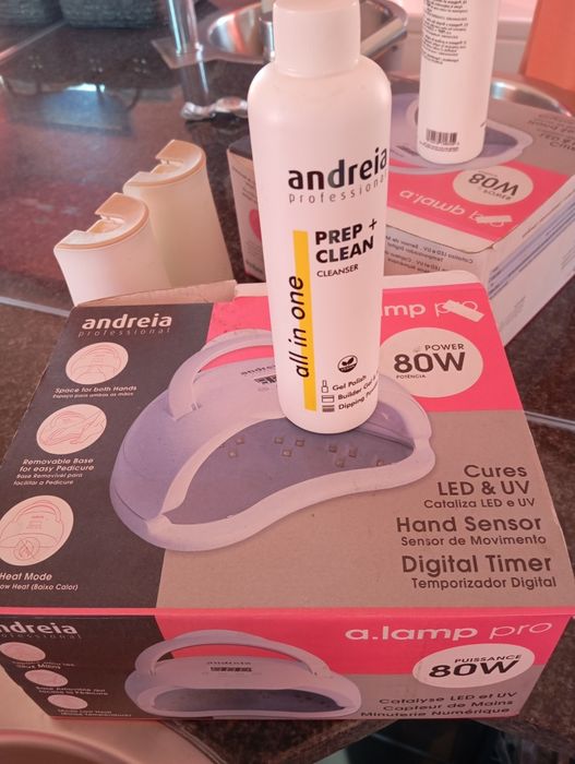 Lâmpada de unhas da marca Andreia