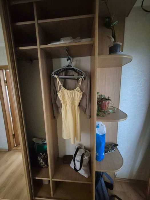 Шафа купе з дзеркалами