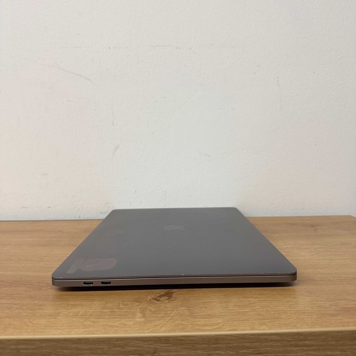 MacBook Pro 2020 { M1 | 8gb | 256 ssd } гарантія . 84573SV