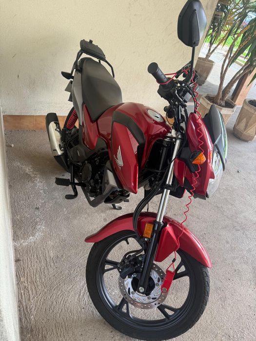 Moto CB 125 F ano 2023 mês 7