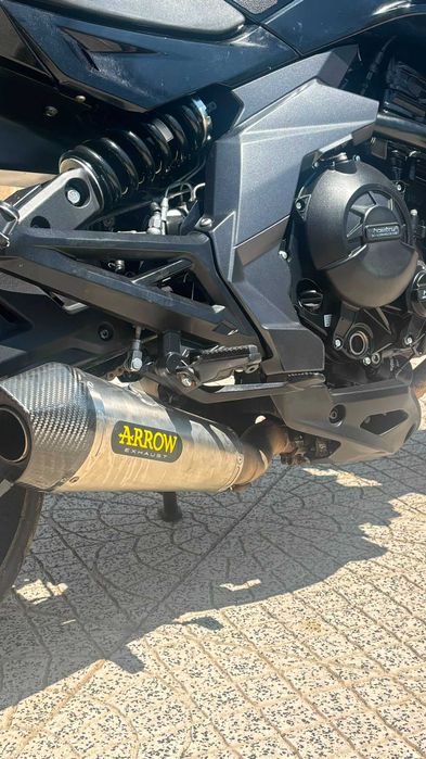 CFMoto 650nk com extras