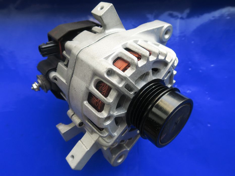 Alternator Toyota Yaris 1.3 1NR-FE po 2011r. 27060-0Y120 Denso oryg.