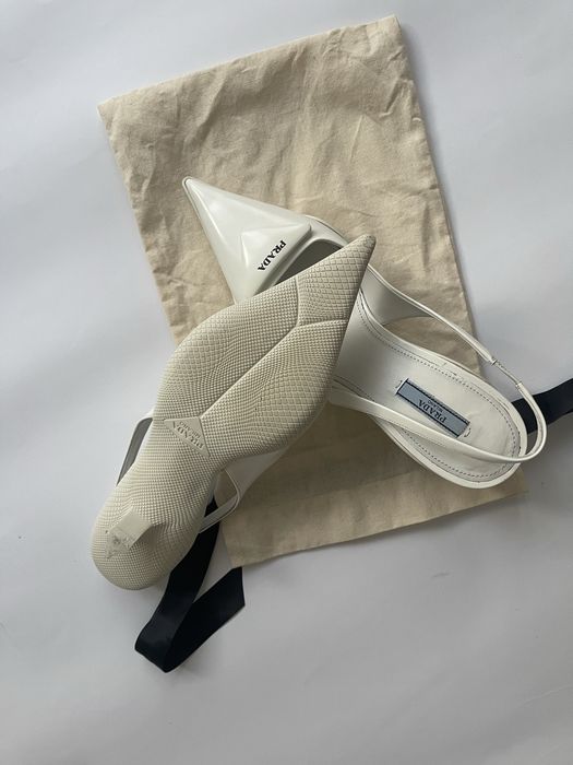 Босоніжки Prada