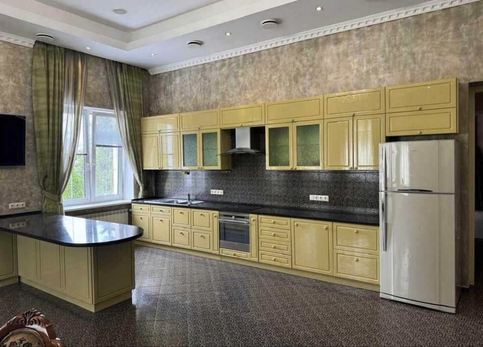 Подобова оренда Новий рік, корпоратив, ретрит, івенти, зйомки