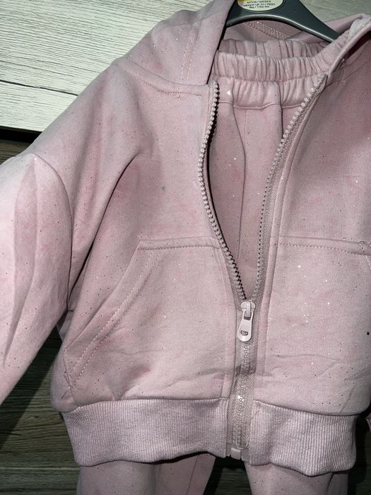 НОВИЙ костюм з блискітками