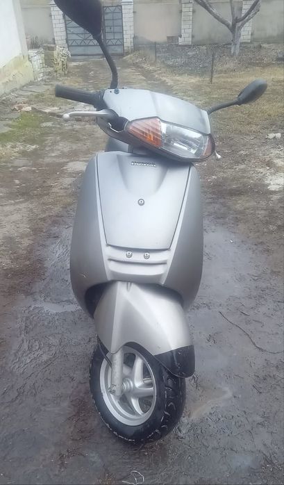 Продам скутер Honda Lead AF48, 49.9 см³