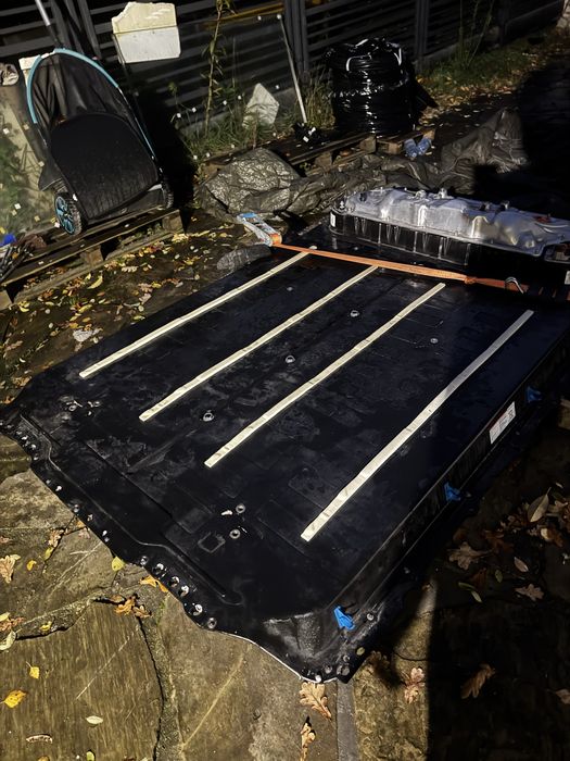 Bateria tesla 3 przebieg 40 tys. 75 kwh