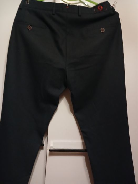 Продам новые мужские брюки size 44.