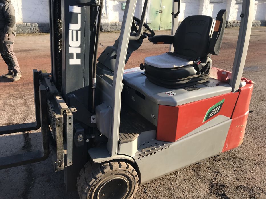 Вилочный погрузчик HELI