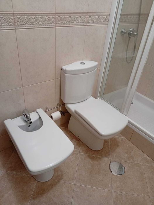 Sanita e bidé WC em muito bom estado