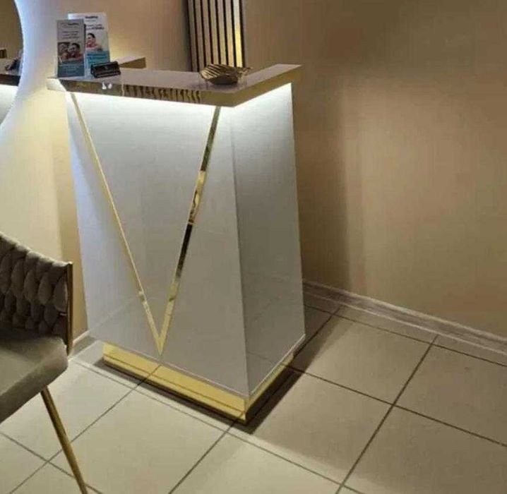 Konsola biurko recepcja kosmetyczna