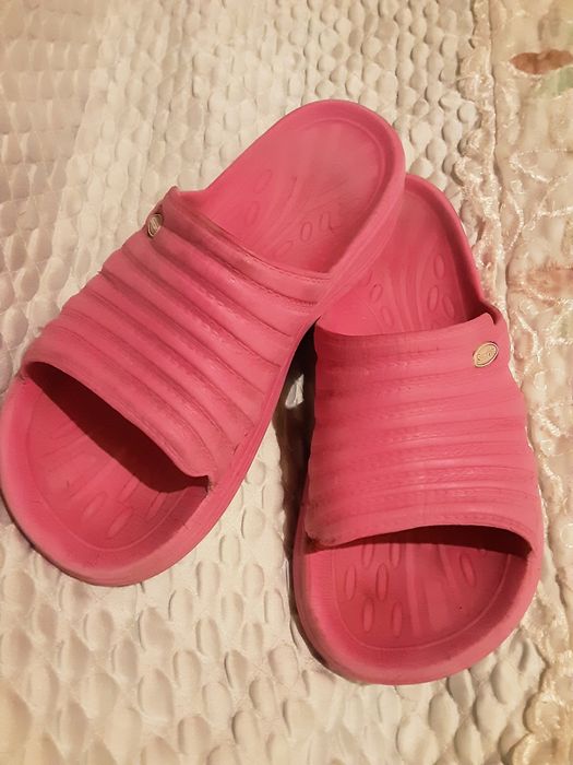 Klapki damskie basenowe