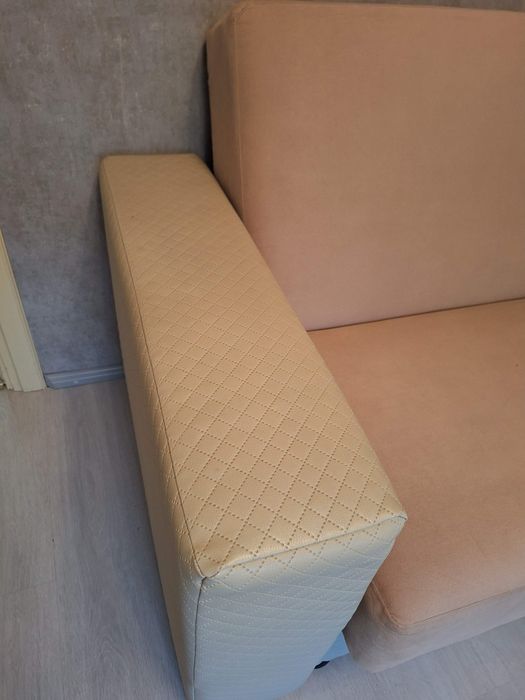 Kanapa rozkładana i pufa