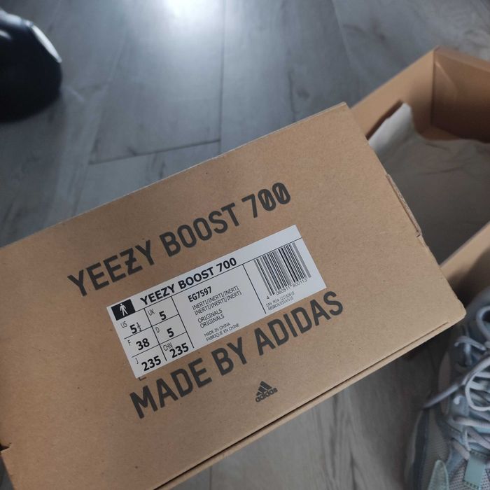 Buty adidas yeezy boost Inertia 700 szare