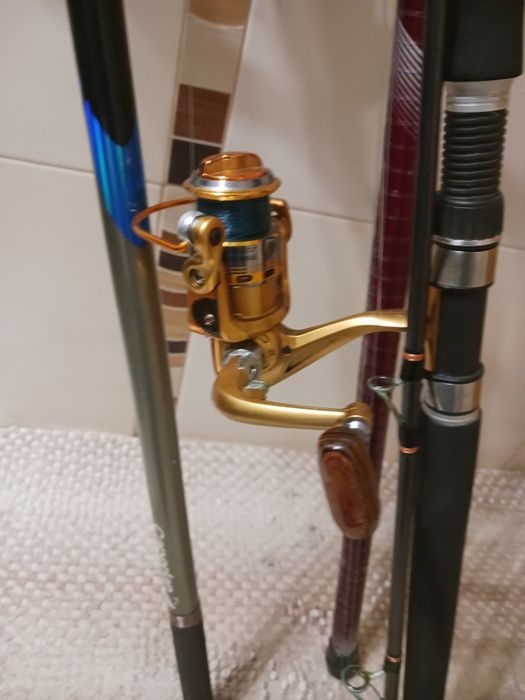 Canas de pesca...