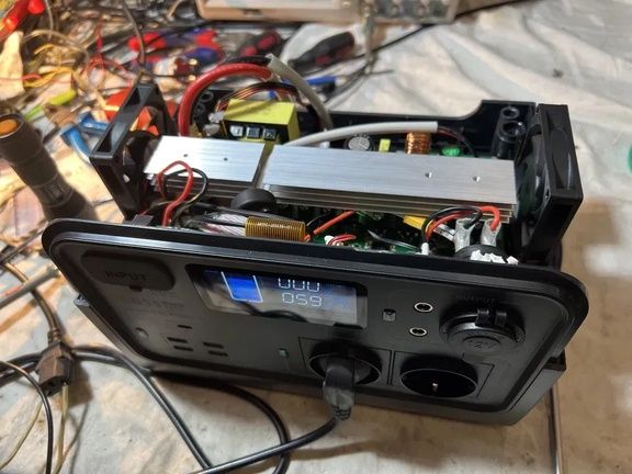 Ремонт зарядних станцій та мобільних телефонів