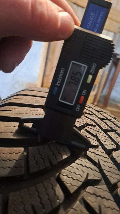 Opony  zimowe  Falken Eurowinter 225×60×18