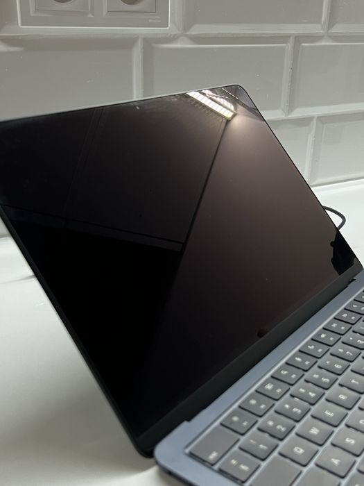 MacBook Air M2 (2022) | 8 GB RAM | Stan idealny | 2900 zł