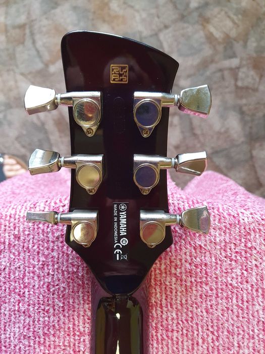 Yamaha Revstar RS320 BL – solidna gitara elektryczna w świetnym stanie